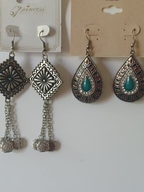 2 PCS.BOHO STYLE EARRINGS NEW
